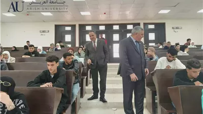 رئيس جامعة العريش يتفقد امتحانات التعليم المدمج.