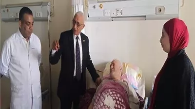 محافظ شمال سيناء يتفقد مستشفى العريش العام ويزور جرحى الفلسطينيين