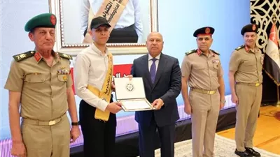 الأكاديمية العسكرية المصرية تنظم مراسم الإحتفال بتخرج دورات تدريبية للمرشحين للعمل بوزارة النقل