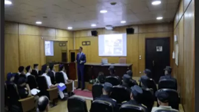أكاديمية الشرطة تنظم دورة تدريبية حول 