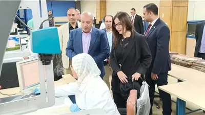 وزيرة الثقافة تتفقد دار الكتب والوثائق القومية