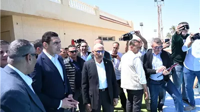 وزير الشباب ومحافظ شمال سيناء يتفقدان حمام السباحة الأوليمبي