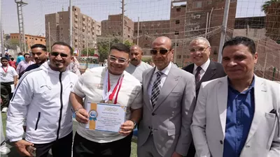 محافظ أسيوط يدشن ملعب 