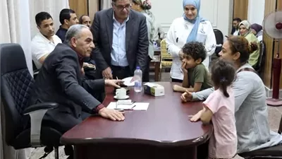 محافظ الإسماعيلية يوجه بالإستجابة لطلبات المواطنين