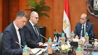 وزير الاستثمار والتجارة الخارجية يبحث مع سفير بيلاروسيا تعميق التصنيع