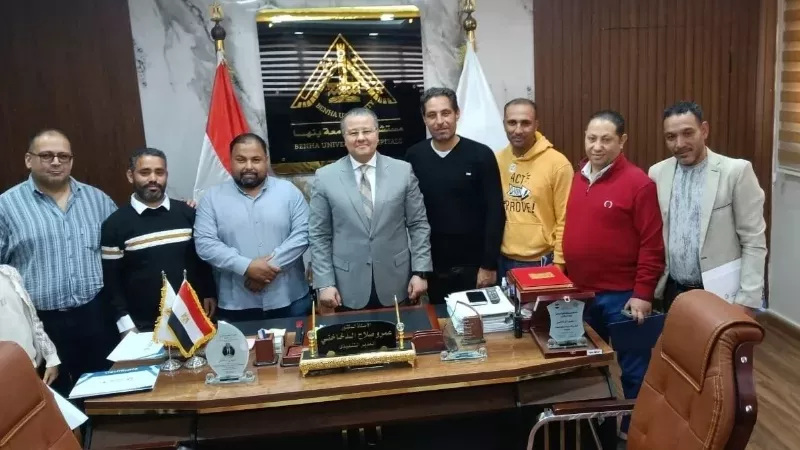 الاستاذ الدكتور عمرو