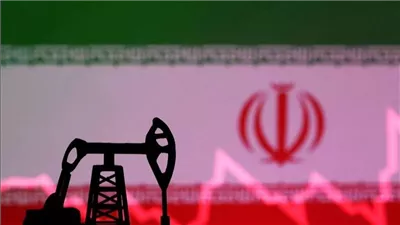 بلومبيرج: إيران بدأت بالفعل في خفض إنتاج النفط