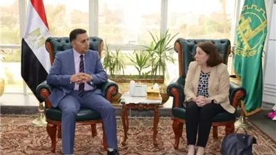 محافظ القليوبية يبحث مستجدات مشروع تلوث الهواء وإغلاق مدفن أبو زعبل وإنشاء محطات وسيطة