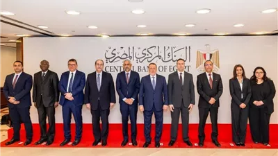 محافظ المركزي يشيد بدور بنك التنمية الإفريقي في دعم المشروعات التنموية
