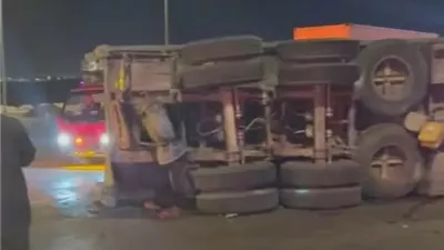 اصطدام سيارتين نقل فى حدائق أكتوبر وسقوط ضحايا