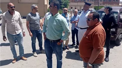 جهاز 15 مايو يشن حملة شرسة على المخالفات بالتعاون مع شرطة التعمير صور
