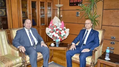 رئيسا جامعة أسيوط والأهلية يبحثان سبل التعاون المشترك