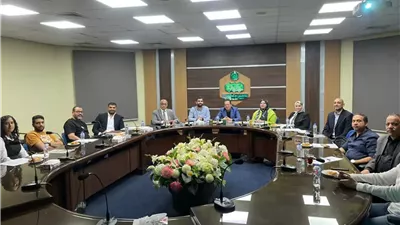 شباب المستثمرين بالعاشر تعقد مؤتمرًا اقتصاديًا لمواجهة تحديات الصناعة