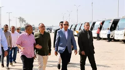 كدواني يشهد اصطفاف 73 أتوبيسًا حديث يوفر وسيلة مواصلات آمنة