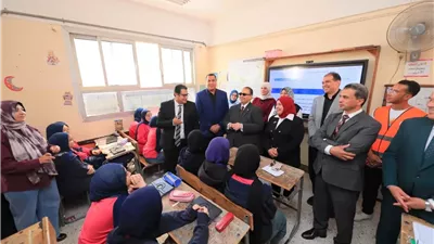 رئيس جامعة كفر الشيخ يشهد إنطلاق اولي فعاليات القوافل التوعوية