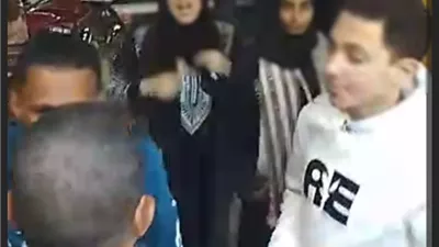 تفاصيل تعدي سيدتين وقائد 