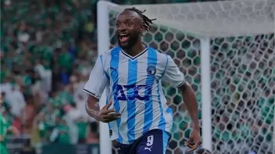 فيستون ماييلي يضيف الهدف الثاني لـ بيراميدز في شباك زد