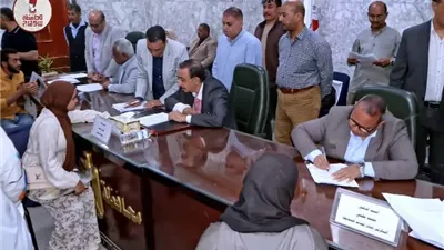 محافظ سوهاج يعقد اللقاء الجماهيري الأسبوعي لبحث مطالب المواطنين