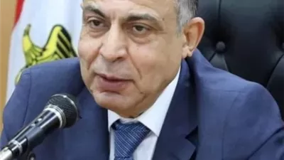 محافظ المنيا يتابع فعاليات مبادرة «رخصتك في محلك لتراخيص المحال