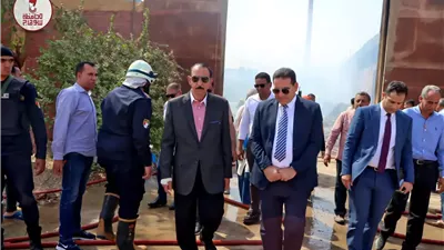 محافظ سوهاج ومدير الأمن يتابعان تداعيات حريق مصنع لحلج الأقطان