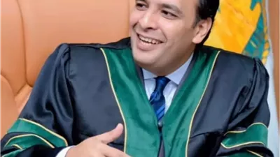 السيد - ابراهيم ضيف يهنئ الدكتور - تامر عشري لحصوله على درجة الأستاذية في إدارة الأعمال بجامعة المنصورة