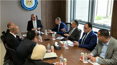 وزير البترول يناقش مع نواب البرلمان مطالب واحتياجات المواطنين