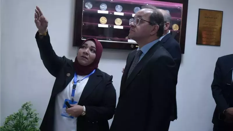 وزير المالية أحمد