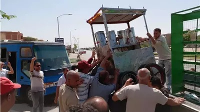 إيقاف بناء مخالف بالحي الأول بالعاشر من رمضان ومصادرة المعدات