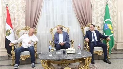 محافظ المنيا يستقبل نائب وزيرة الإسكان لمتابعة مشروعات مياه الشرب