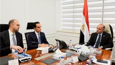 مصر وعمان تبحثان شراكة عمرانية في منتدى باكو