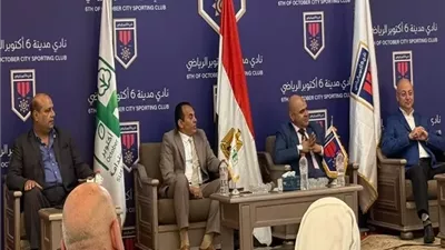 رئيس جهاز 6 أكتوبر يلتقي الأهالي لحل مشكلات المدينة