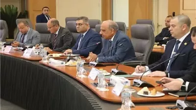 عصمت يتابع تطورات محطة الضبعة واستقبال وعاء مفاعل الوحدة الثانية