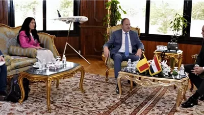 وزيرالطيران يبحث مع سفير بلجيكا فرص تعزيز الربط الجوي بين البلدين