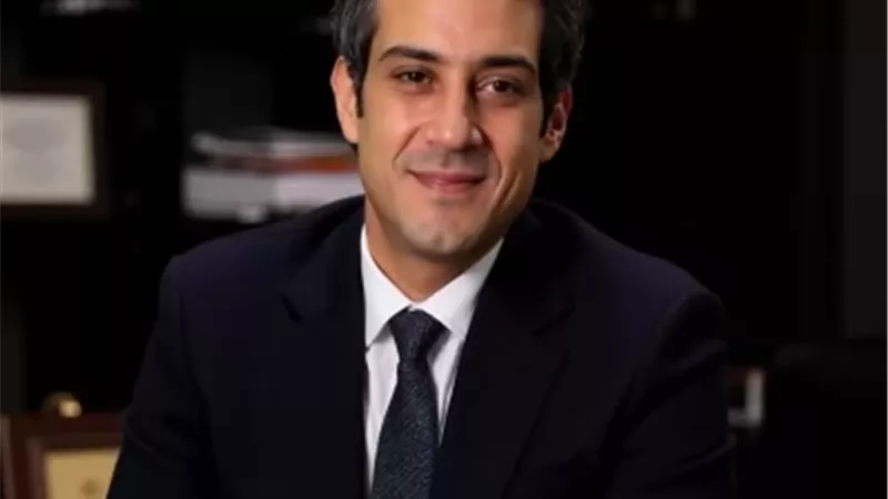 أيمن حامد شريف وكيل