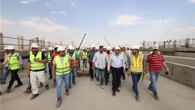 الوزير يتفقد مشروع القطار الكهربائي السريع من السخنة للاسكندرية