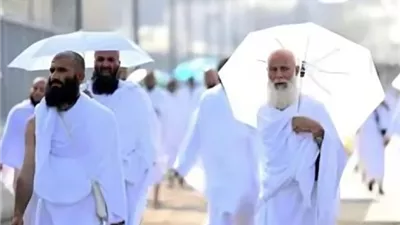 جموع حجاج بيت الله الحرام تتابع التوافد على صعيد عرفات