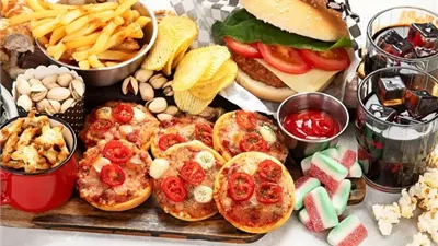 المواد الحافظة في الغذاء.. دراسة تحذر من خطر على القلب والضغط