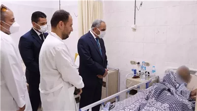 محافظ الإسماعيلية يتفقد مستشفى الحميات في أول أيام العيد