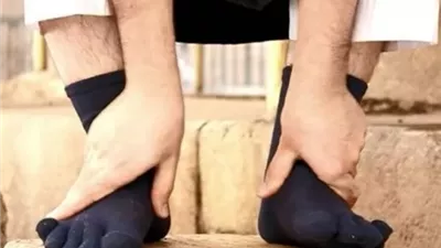 فتاوى الأزهر يبين حكم المسح على الخفين في الوضوء وشروط صحته
