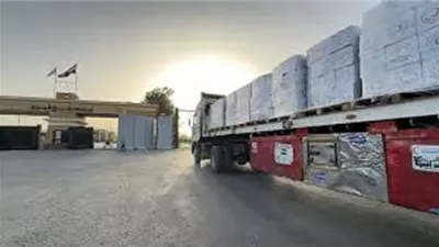 قافلة زاد العزة الـ205 تدخل إلى الفلسطينيين فى قطاع غزة