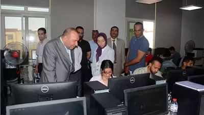 رئيس جامعة أسيوط الأهلية يتابع سير امتحانات نهاية العام