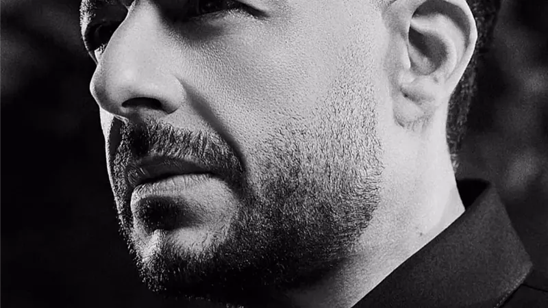 النجم محمد حماقي