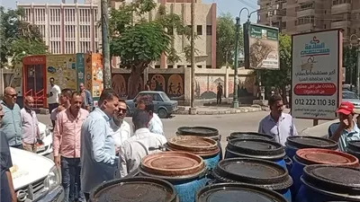 ضبط سيارة محملة بزيوت غير صالحة للاستهلاك الآدمي بالمنيا