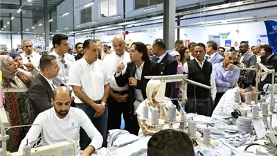 رئيس الوزراء يفتتح مصنع 