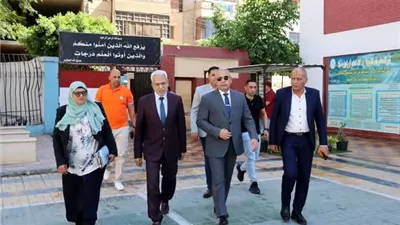 محافظ الإسماعيلية يتفقد لجان الشهادة الإعداية والثانوية الأزهرية
