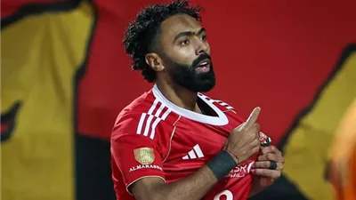 حسين الشحات يؤجل حسم مستقبله.. وينتظر جلسة الحسم الأخيرة مع الأهلي