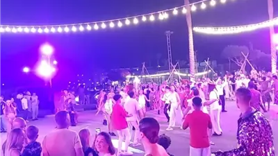 مهرجان الشارع بالغردقةيجذب السياح ويعززرسائل الأمان بالبحرالأحمر