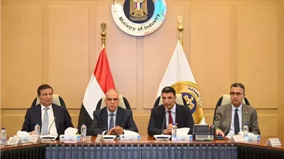وزراء الصناعة والري والتموين والزراعة يتفقون على تشكيل لجنة مشتركة لإدارة ملف البصمة المائية