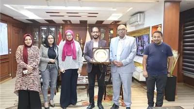 رئيس مياه المنيا يكرم قطاع المعامل والجودة وشئون البيئة