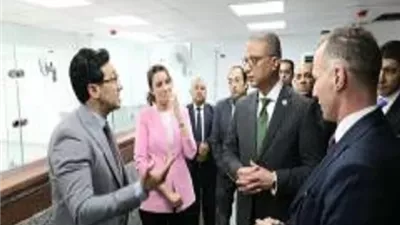 محافظ الجيزة يتفقد التجهيزات الجارية بالمركز التكنولوجي